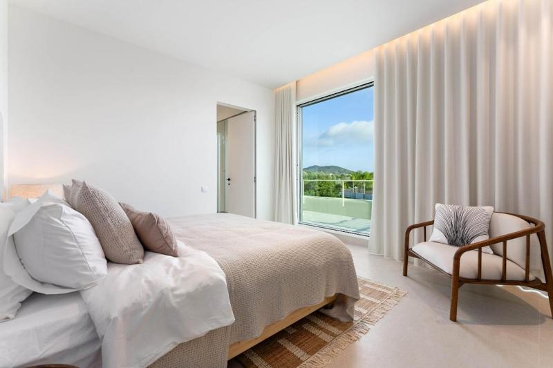 New Sea View Villa Heated Pool Rooftop Jacuzzi - image 29
