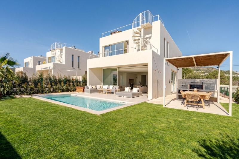 New Sea View Villa Heated Pool Rooftop Jacuzzi - image 22