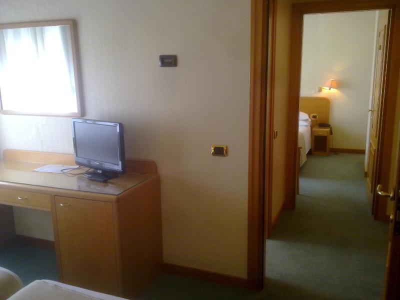 Quadruple Room image 2