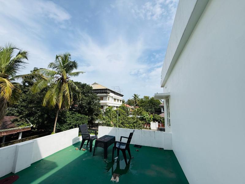 Casita Serviced Apartment - image 27
