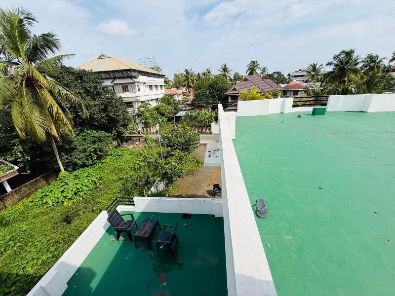 Casita Serviced Apartment - image 19