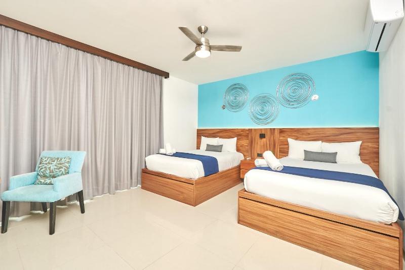 Mareazul Luxury Condo Beach & Resort Pools - image 18