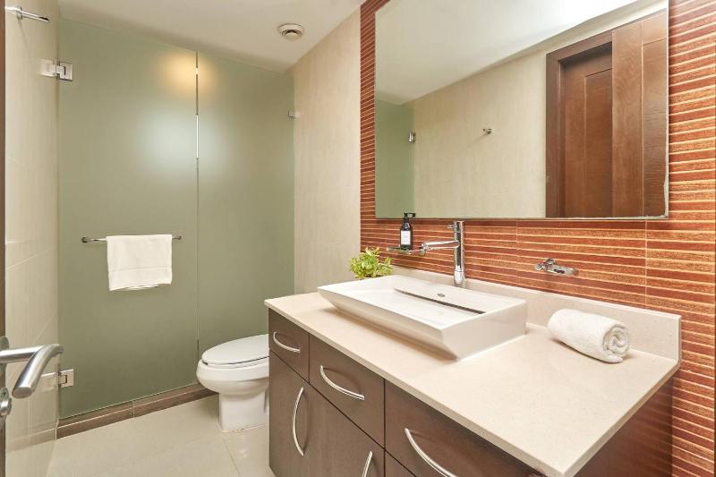 Mareazul Luxury Condo Beach & Resort Pools - image 40