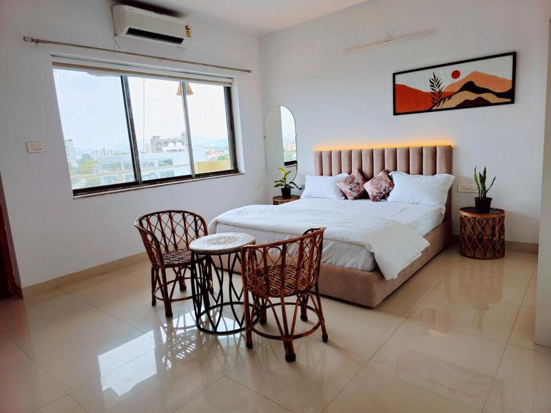 Spacious 3BHK Near Celebration Mall - image 12