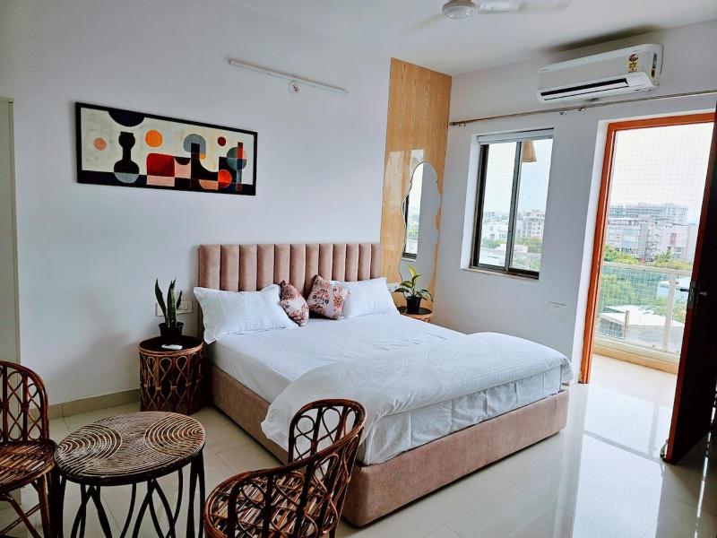 Spacious 3BHK Near Celebration Mall - image 6