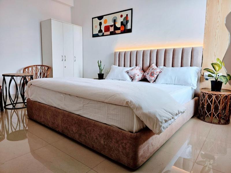 Spacious 3BHK Near Celebration Mall - image 11