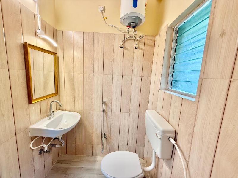 Astonishing 3BHK near Biswa Bangla Exhibition Center Kolkata - image 6