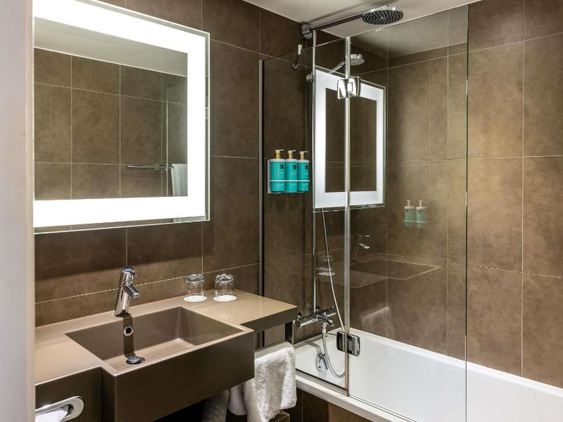 Novotel Leeds Centre - image 22