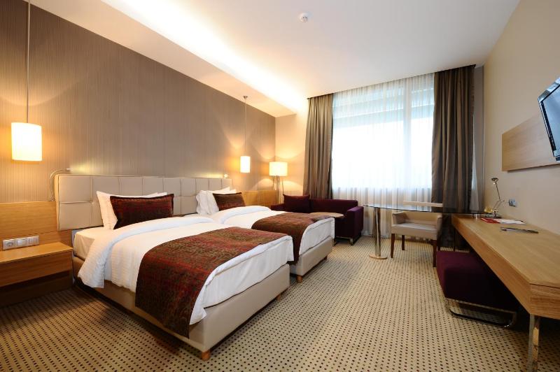 Standard Room with Two Single Beds - Non-Smoking image 3