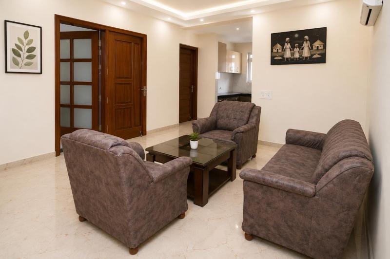 Hotel Classic IT Hub Near DLF City Centre Mall - image 13