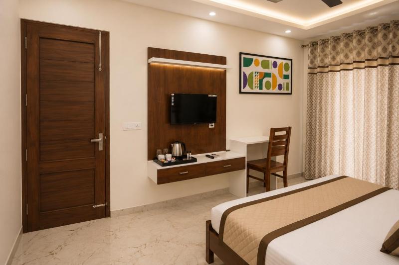 Hotel Classic IT Hub Near DLF City Centre Mall - image 11