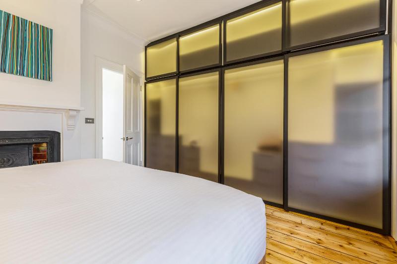 Skylight Terrace - Timeless Stay near Parks and Cafés - image 6