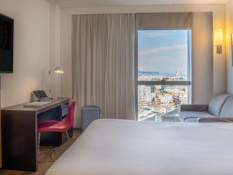 Novotel Barcelona City - image 4