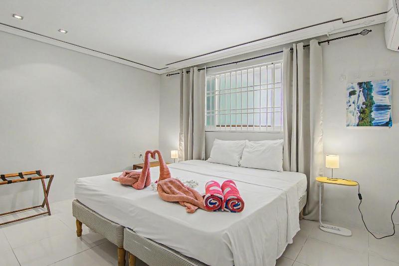 Coral Breeze Apartment with shared pool for 4 people - image 3