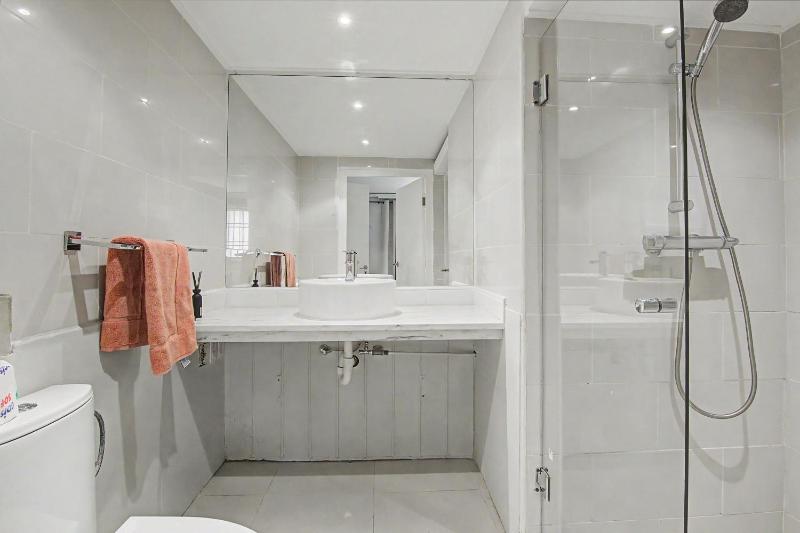 Coral Breeze Apartment with shared pool for 4 people - image 2
