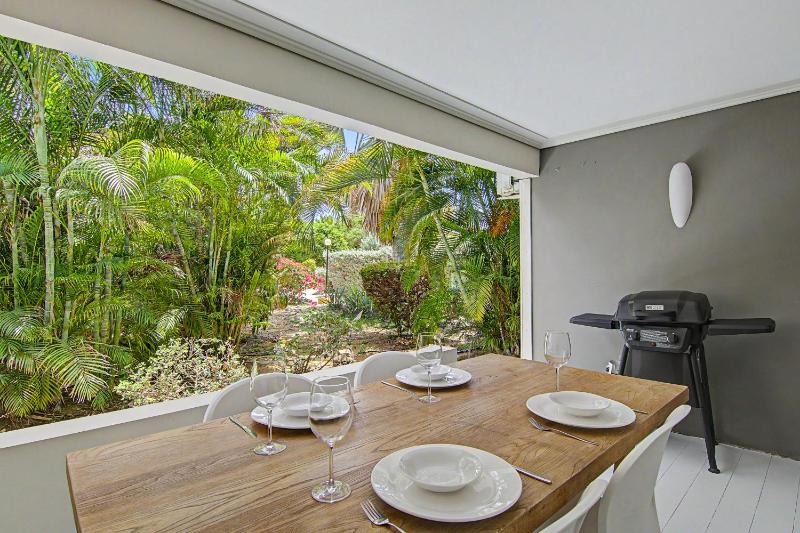 Coral Breeze Apartment with shared pool for 4 people - image 10