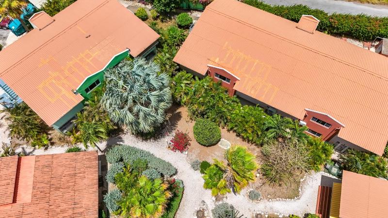 Coral Breeze Apartment with shared pool for 4 people - image 9