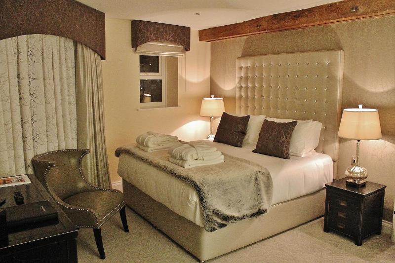 Superior King Room image 2