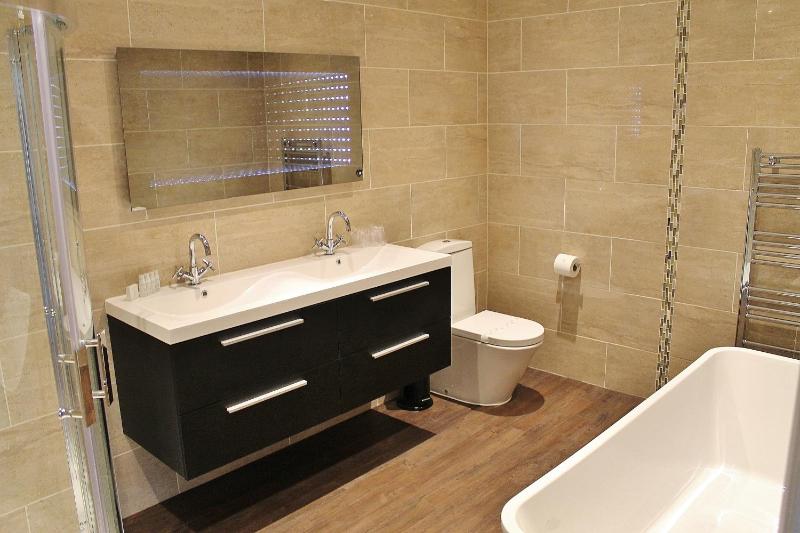 Quay Suite image 2