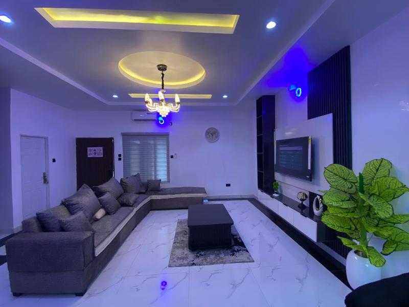 Zemira Apartments Fully Furnished 2 Bedroom for Short Let - image 10