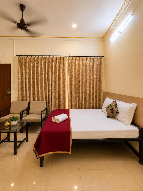 Shradha luxury room - image 37