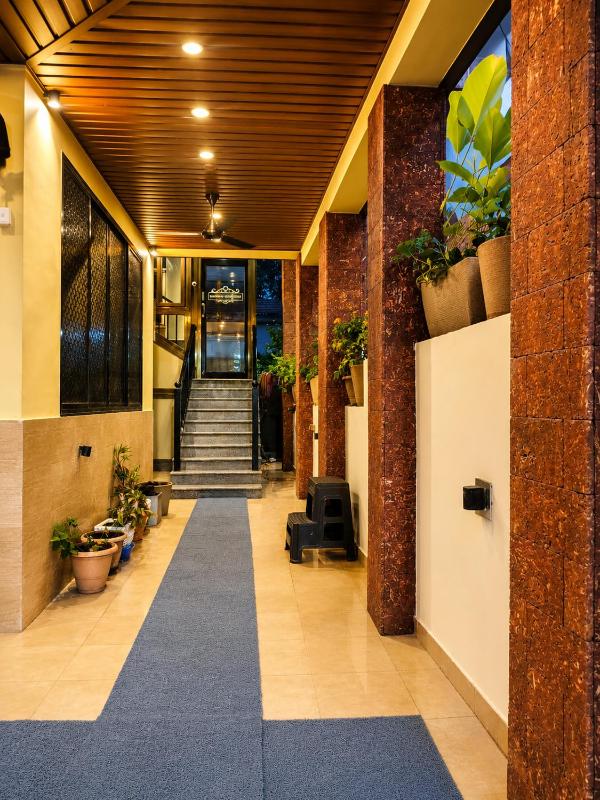 Shradha luxury room - image 41