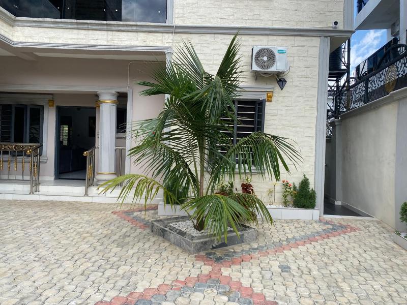 Zemira Apartments Fully Furnished 2 Bedroom for Short Let - image 12