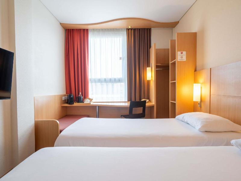 Ibis Kaunas Centre - image 41