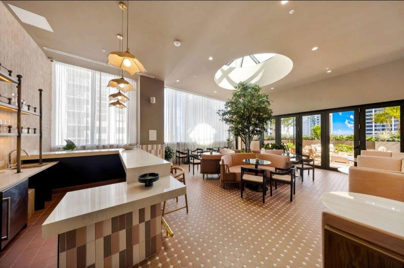 The Crosby Hotel World Center - image 3