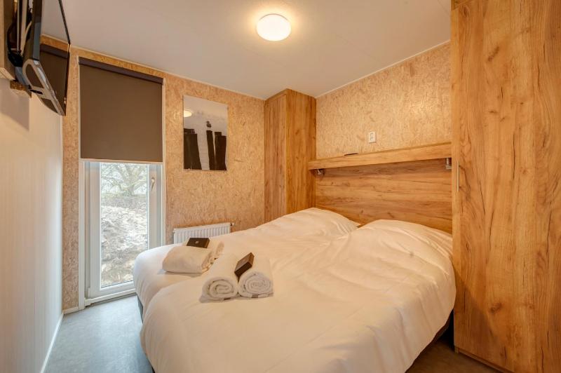 Chalet in Kijkduin with Sauna  Comfort - image 3