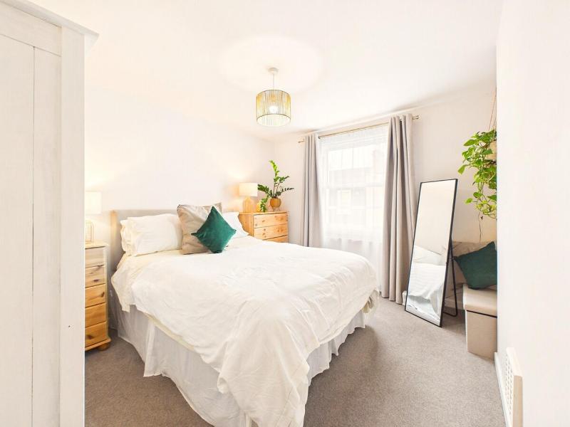 NEW Duke Street by Signature Stays - Garden with Parking - image 2