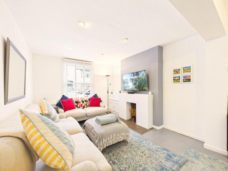 NEW Duke Street by Signature Stays - Garden with Parking - image 20