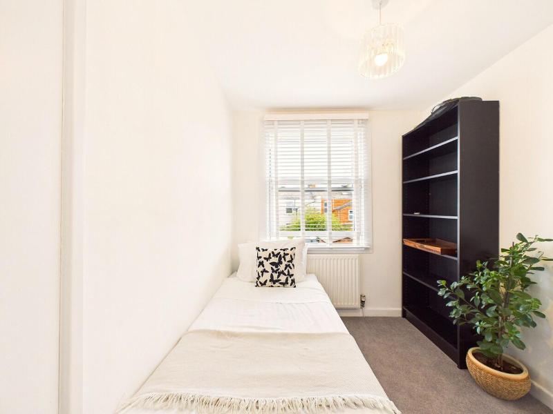 NEW Duke Street by Signature Stays - Garden with Parking - image 5