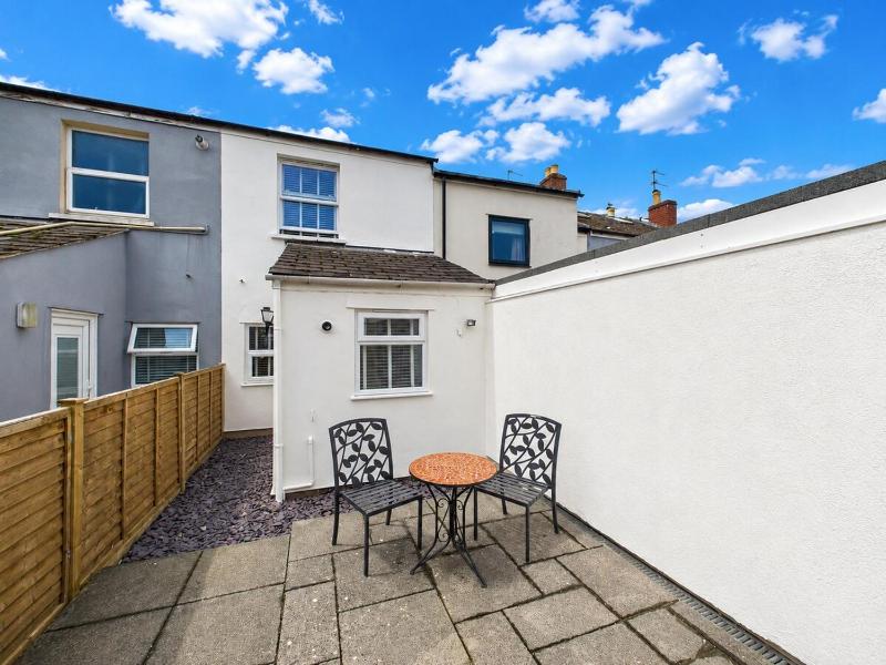 NEW Duke Street by Signature Stays - Garden with Parking - image 17