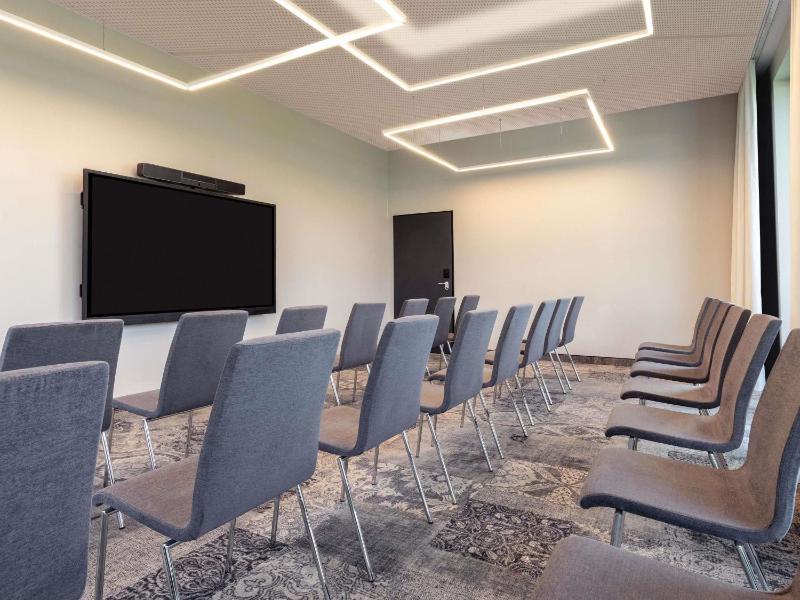 Novotel Duesseldorf Airport - image 42