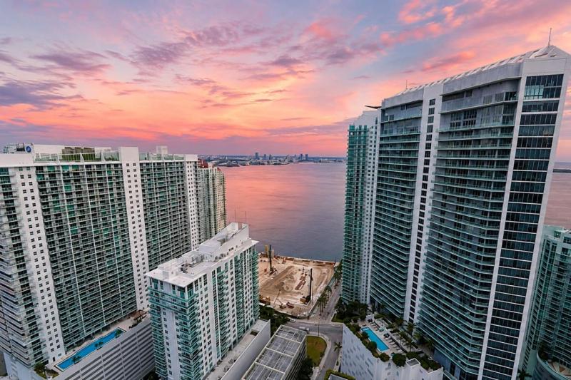 Ocean Views 1BR Condo - image 1
