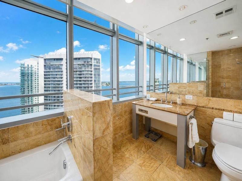 Ocean Views 2 bedroom - image 11