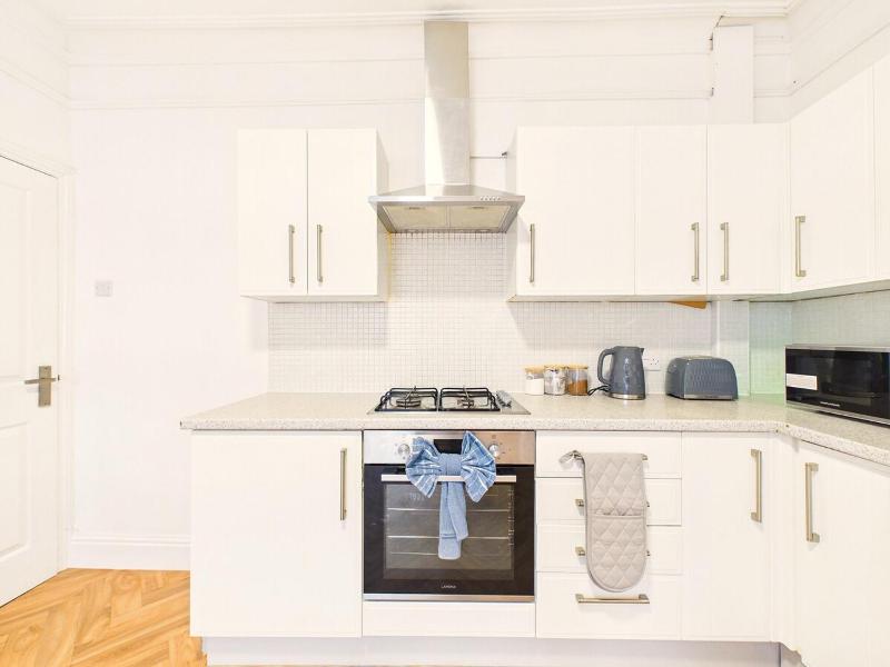 NEW Modern Fairview Home by Signature Stays - Sleeps 8 - Parking - image 22