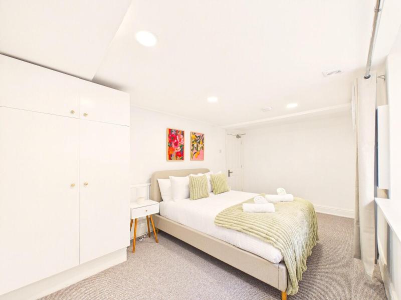 NEW Modern Fairview Home by Signature Stays - Sleeps 8 - Parking - image 25