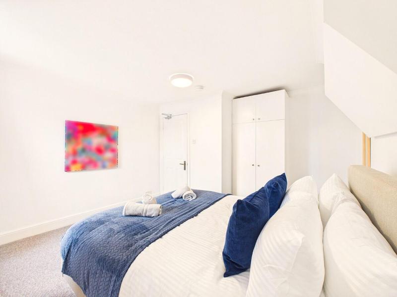 NEW Modern Fairview Home by Signature Stays - Sleeps 8 - Parking - image 20