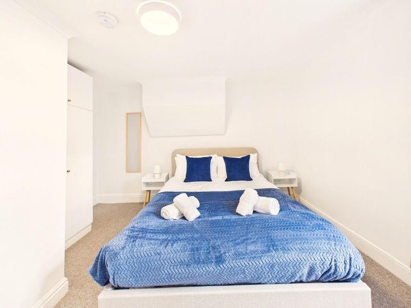 NEW Modern Fairview Home by Signature Stays - Sleeps 8 - Parking - image 29