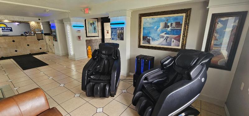 Days Inn & Suites by Wyndham Tampa/Fairground/Casino Area - image 8