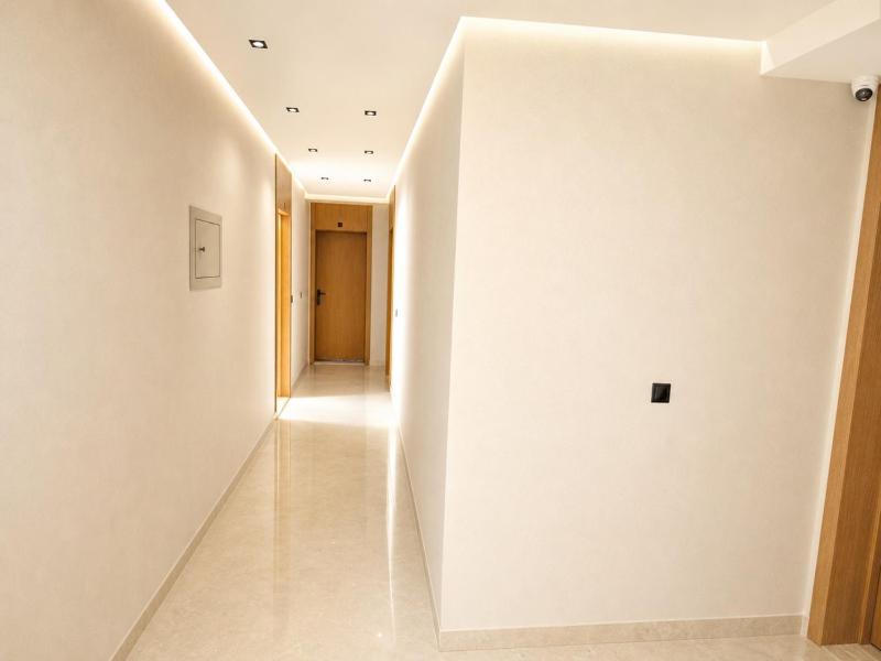 Luxury New Apartments Modern Building & Elevator - image 25