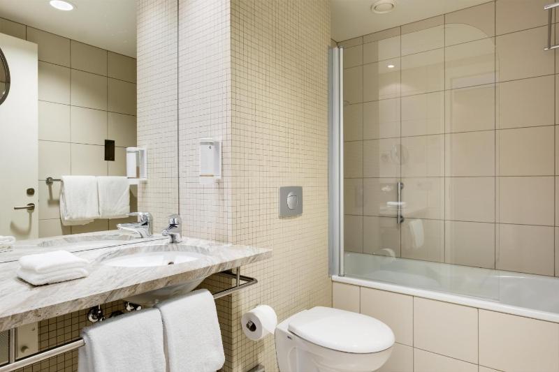 Hilton Reykjavik Nordica - image 7