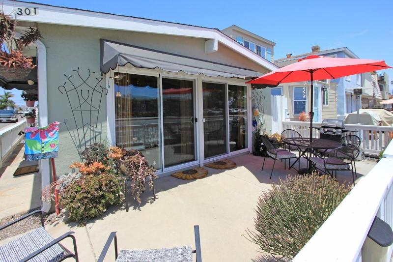 Steps to the Beach Shops Restaurants home - image 6