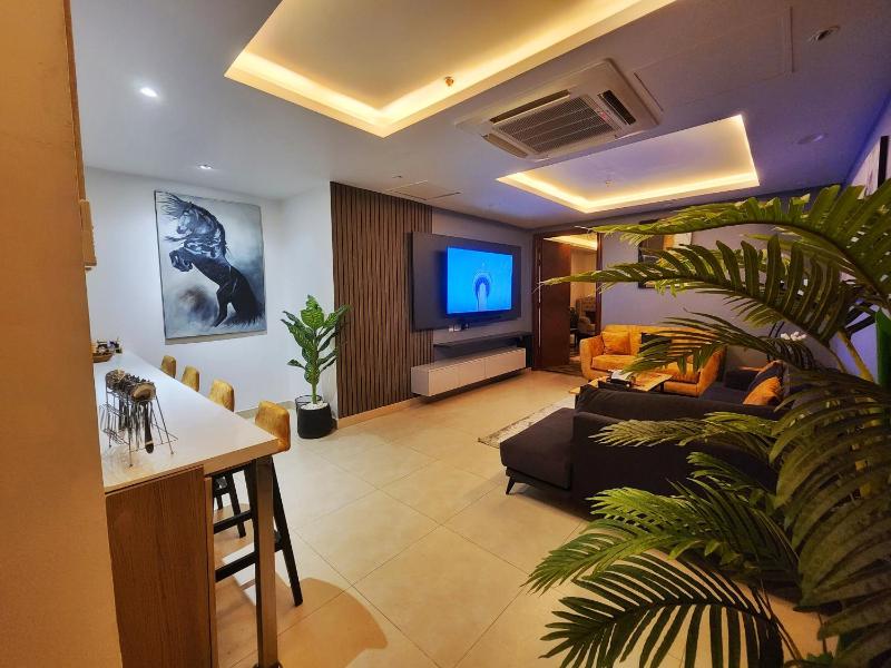 Gold Crest Luxurious Apartment in Lahore by Alvis Suite DHA Phase 4 - image 8