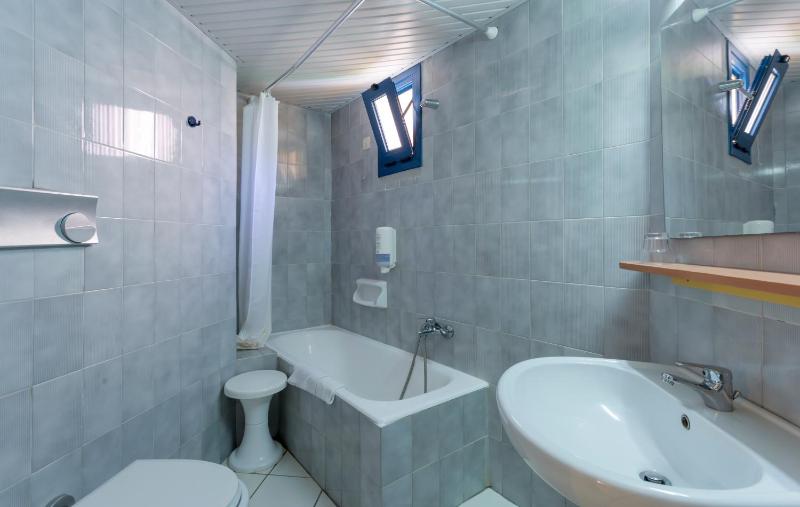 Double or Twin Room image 2
