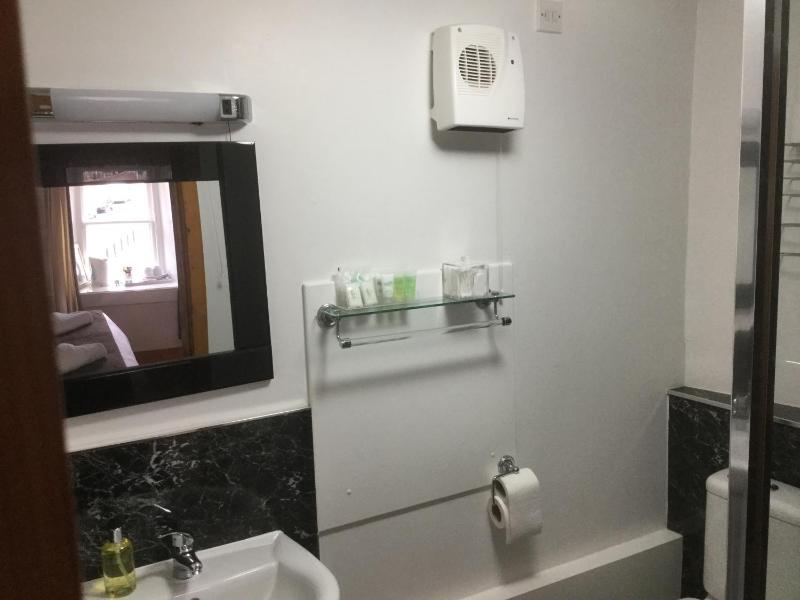 Standard Double Room image 3