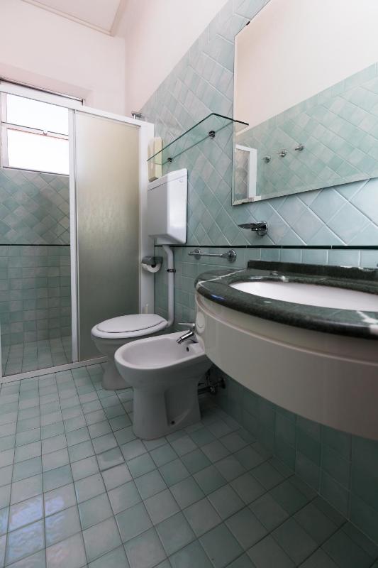 Quadruple Room with Balcony - Annex image 4
