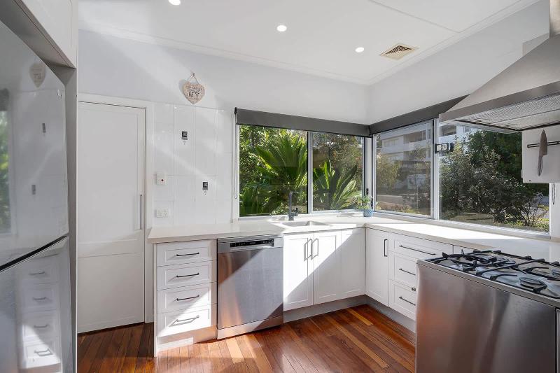 Verney Beachside Getaway - image 8